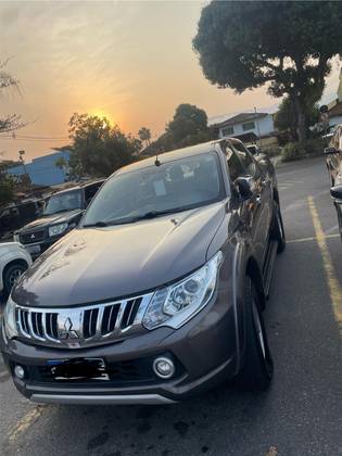 MITSUBISHI L200 TRITON 2.4 16V TURBO DIESEL SPORT HPE TOP CD 4P 4X4 AUTOMÁTICO MITSUBISHI L200 TRITON 2.4 16V TURBO DIESEL SPORT HPE TOP CD 4P 4X4 AUTOMÁTICO